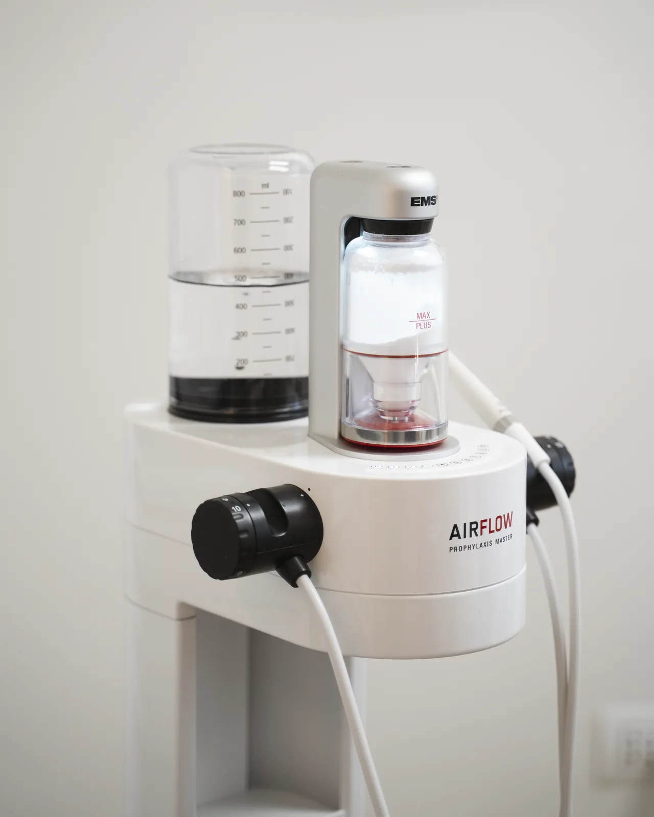 Apparecchio Air Flow per la pulizia dei denti